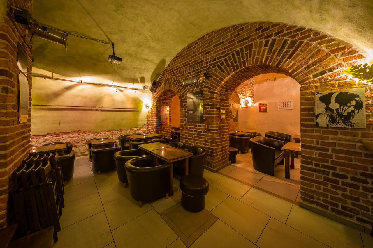 Hostal Faust Aparthostel