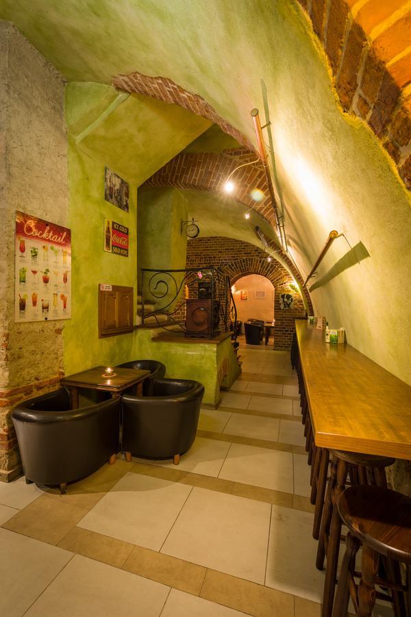 Hostal Faust Aparthostel *
